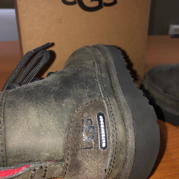 🎉SOLD🎉 UGG Toddler Neumel II - Picture 5 of 6